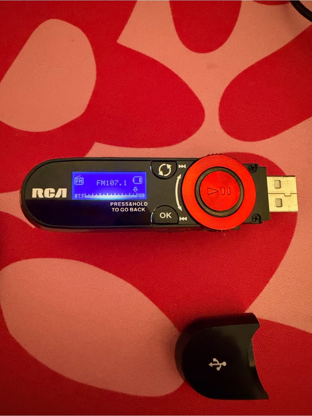 RCA 4GB MP3 Player Built-in USB Flash Drive Memory Stick Sport Clip Model TH2014